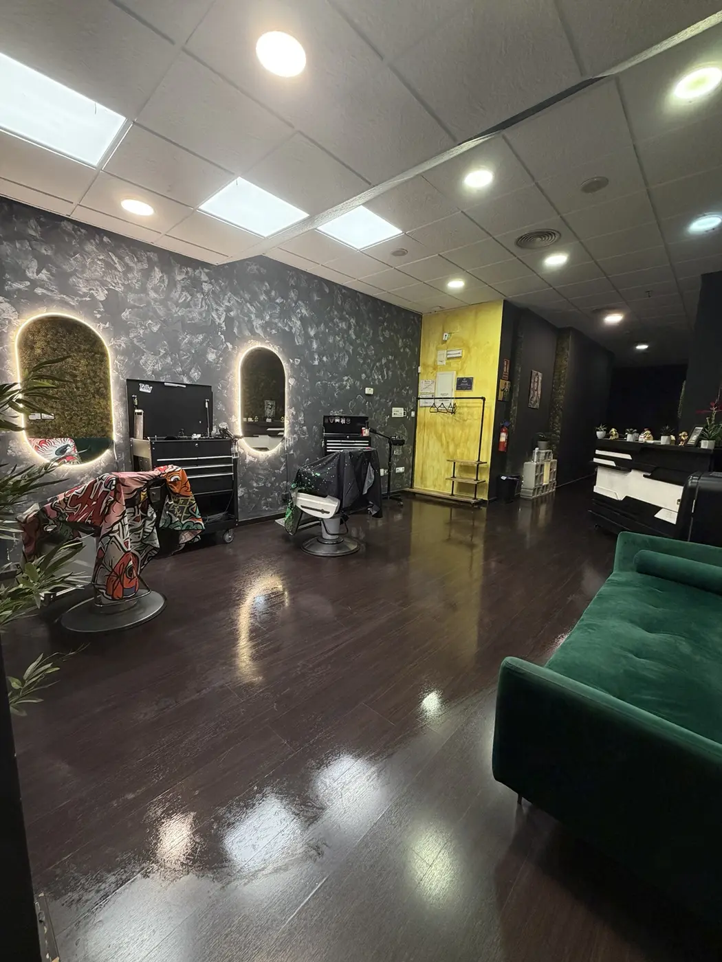 Interior del estudio y zona de espera